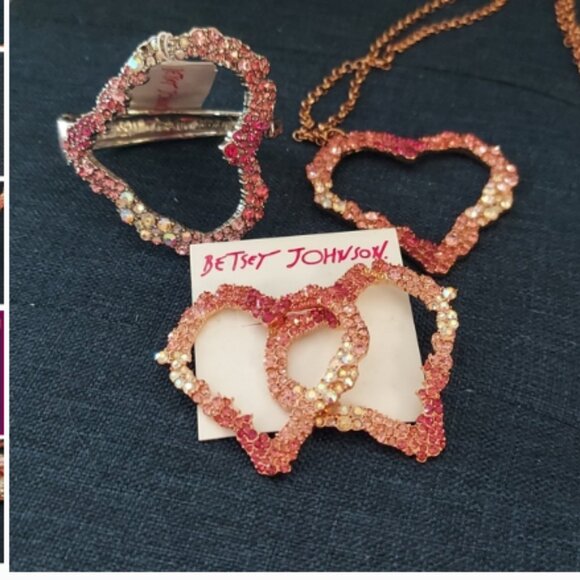 Betsey Johnson RHINESTONE HEARTS 3 PIECE SET - Picture 6 of 9